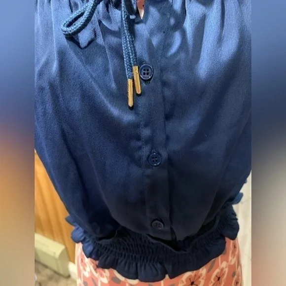 ROMEO & Juliet Crop Top - Picture 3 of 5